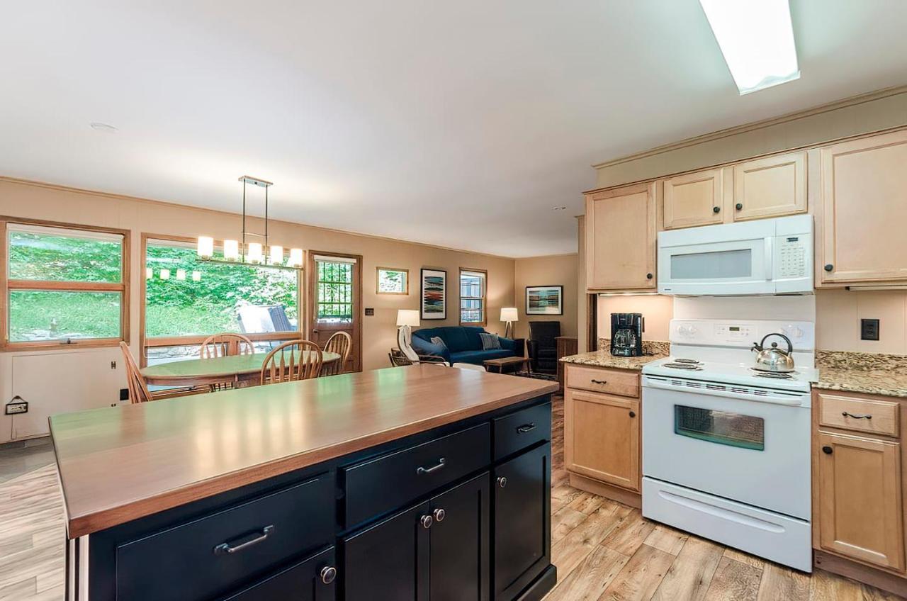 Secluded Oasis W Hot Tub, Screened-In Porch, Wifi! Berkeley Springs Exterior foto