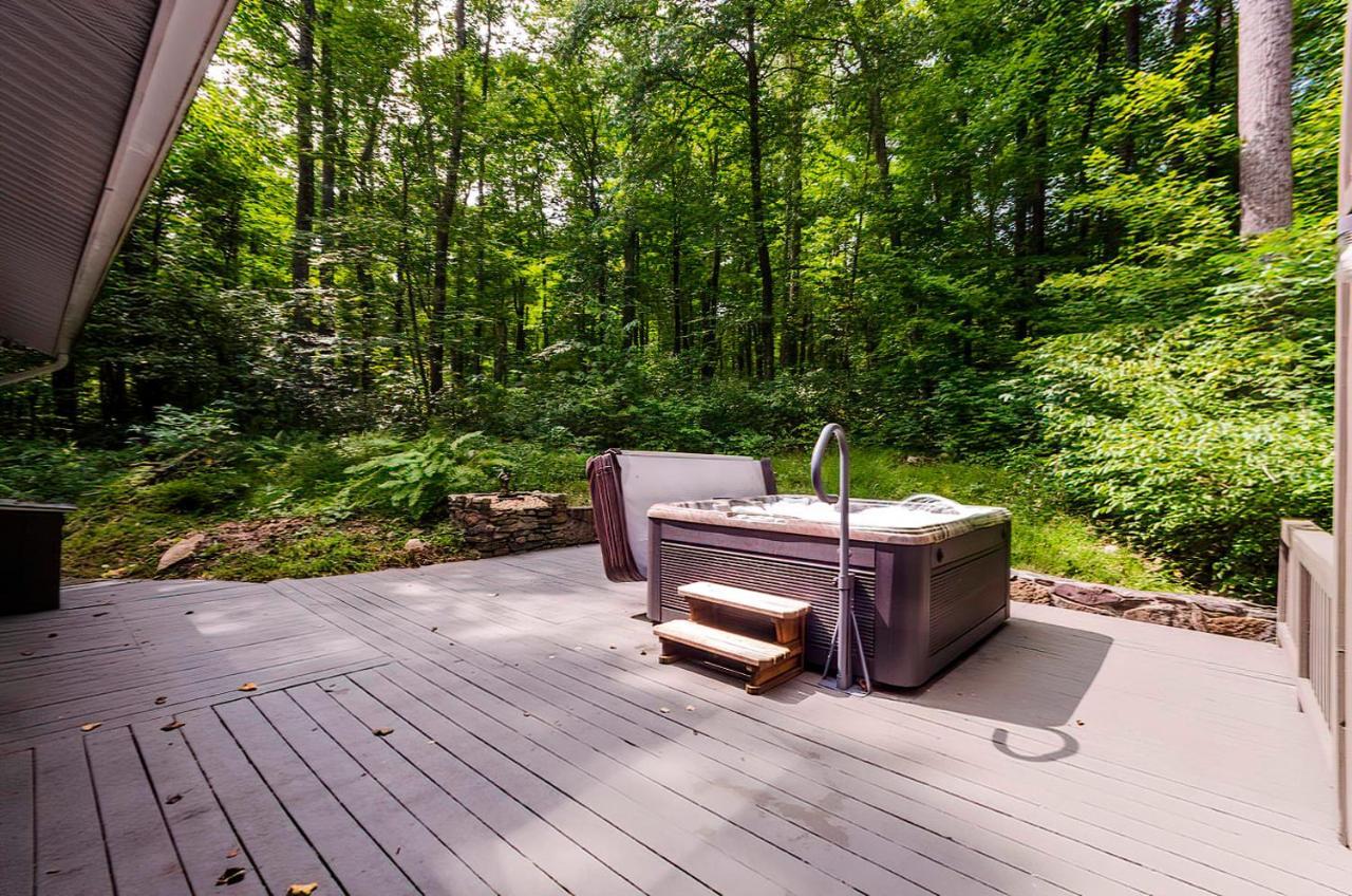 Secluded Oasis W Hot Tub, Screened-In Porch, Wifi! Berkeley Springs Exterior foto